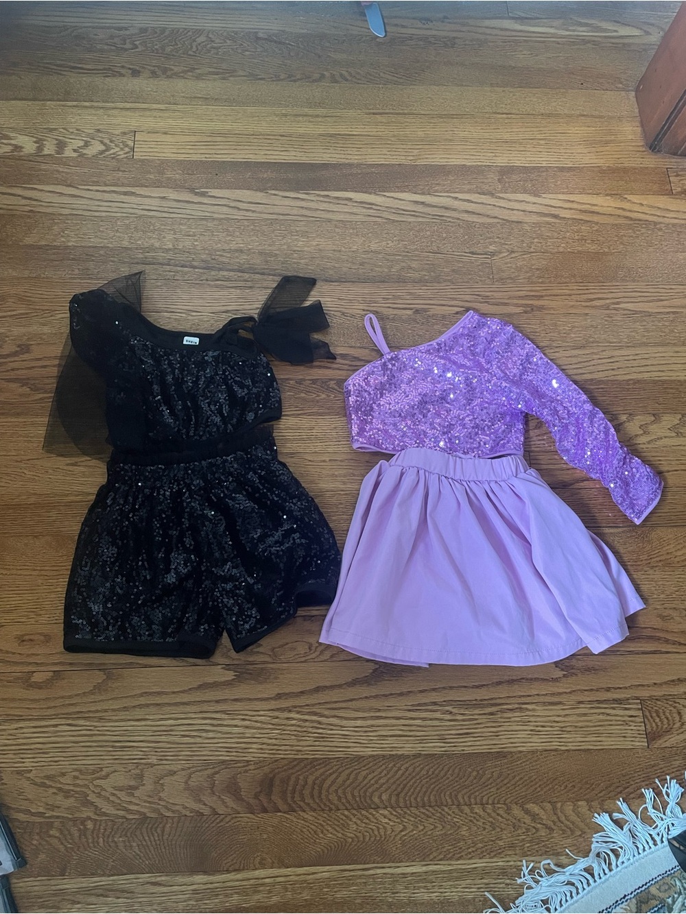 SHEIN Kids Sequin One-Shoulder Dance Dress Set in Purple and Black